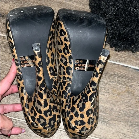 Qupid Leopard Print Heels with Red Accent - Picture 4 of 7